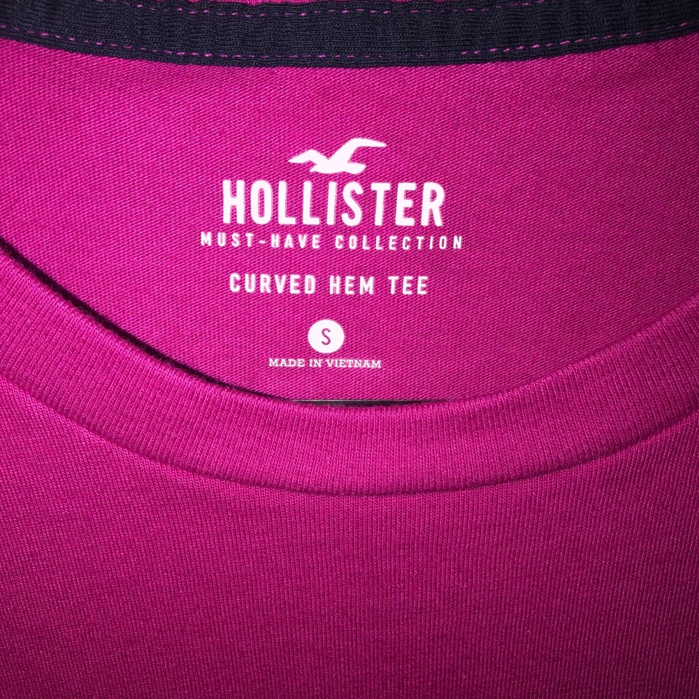 Hollister curved tee